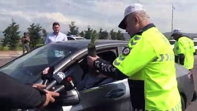 trafik kurallari - Osmangazi Köprüsü'nde sürücülere fidan dağıtıldı - YALOVA  Videosu