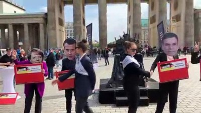 inisiyatif - Almanya'da Yemen'deki savaşa silah satan AB ülkeleri protesto edildi - BERLİN Videosu