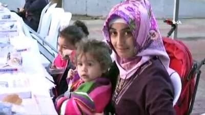 iftar sofrasi -  Bayrampaşa’da Gönül Sofraları’nın ilk durağı Cevatpaşa oldu Videosu