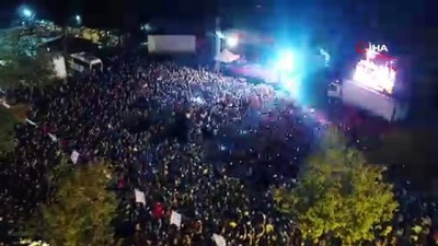 tarihi gun -  Ferhat Göçer'e konserinde doğum günü sürprizi  Videosu