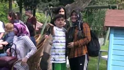 Otizmli yeğenine 9 yıldır 'annelik' yapıyor - ADANA 