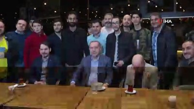  Cumhurbaşkanı Erdoğan, Tarabya'da bir kafede vatandaşlarla sohbet etti 