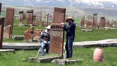 Selçuklu Meydan Mezarlığı'nda kazı çalışmaları başladı - BİTLİS