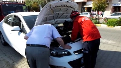 itfaiyeciler -  Burhaniye'de otomobilin motoruna giren yavru kediyi itfaiye kurtardı  Videosu