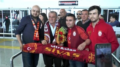 takim otobusu - Galatasaray kafilesi, Sivas'a geldi - SİVAS Videosu
