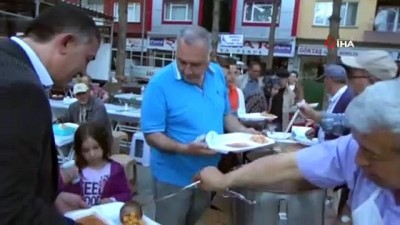 iftar cadiri -  Hayırsever iş adamından her gün 500 kişiye iftar yemeği  Videosu