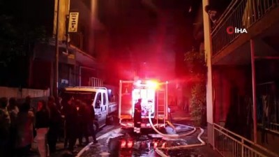 mobilya -  İzmir'de mobilya atölyesinde yangın  Videosu