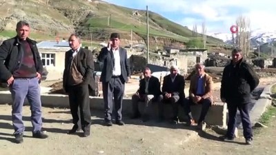 kucuk kiz -  Sarıkamış’ta kaybolan kızın dere kenarında eteği bulundu  Videosu