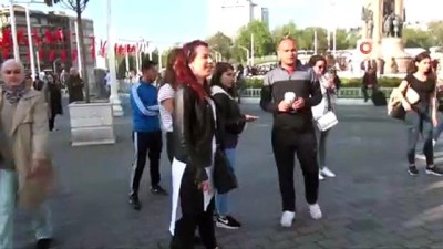 universite ogrencisi -  Taksim'de zeybek oynayan öğrencilere yoğun ilgi  Videosu