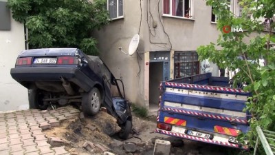 baros -  Başakşehir'de vinç yüklü kamyonet bir evin bahçesine uçtu Videosu