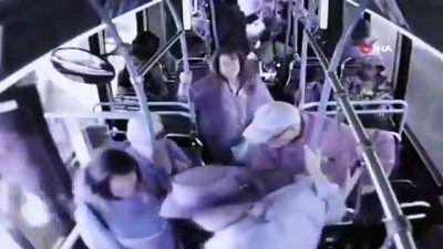 yasli adam -  - Yaşlı Adamı Otobüsten İterek Ölümüne Neden Oldu  Videosu