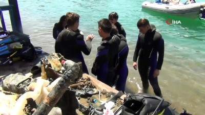 deniz kiyisi -  Ayvalıklı gençlerden deniz dibi temizliği Videosu