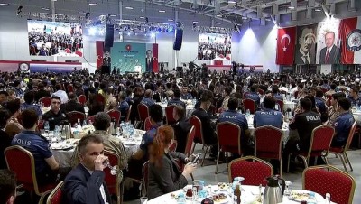 İçişleri Bakanı Soylu, iç güvenlik birimleriyle iftarda buluştu - İSTANBUL