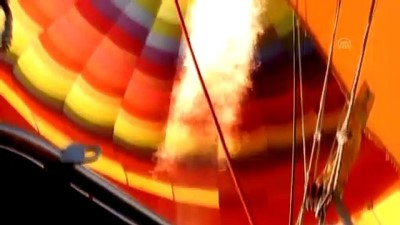 parasutle atlayis - JÖAK timinin balondan paraşüt atlayışı klip oldu - NEVŞEHİR  Videosu