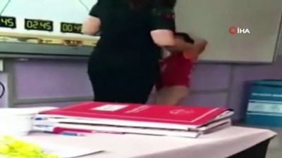 ogretmen -  Sınıfta öğrencisini tokatlayan öğretmenin arşiv görüntüleri  Videosu