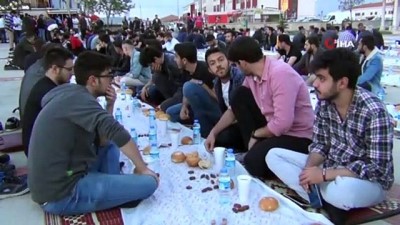 iftar sofrasi -  Afyonkarahisar’da kardeşlik iftarı  Videosu