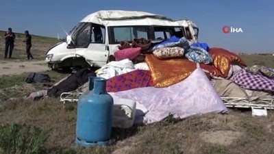  Aksaray’da tarım işçilerini taşıyan minibüs devrildi: 13 yaralı 