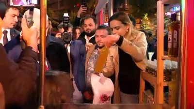 genclik kollari - Binali Yıldırım Ümraniye'de vatandaşlarla sahurda bir araya geldi - İSTANBUL  Videosu