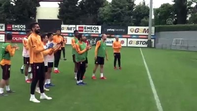 tezahur - Galatasaray, Medipol Başakşehir maçı hazırlıklarını sürdürdü - İSTANBUL  Videosu