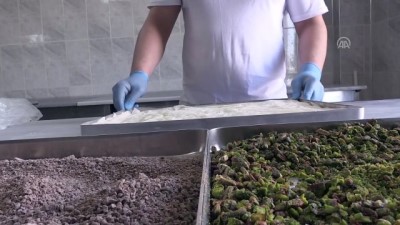 burma kadayifi - HUZUR VE BEREKET AYI RAMAZAN - Tescil yolundaki lezzet ramazanda serinletiyor - DİYARBAKIR  Videosu