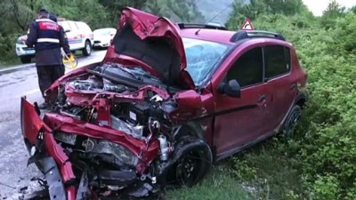 İki otomobil çarpıştı: 1 ölü, 4 yaralı - KARABÜK