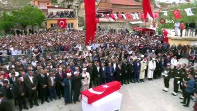 koy mezarligi -  Niğdeli şehit tekbirlerle uğurlandı Videosu