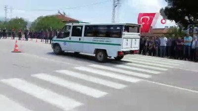 il baskanlari -  Şehit Uzman Çavuş Kapaklıkaya son yolculuğuna uğurlandı  Videosu