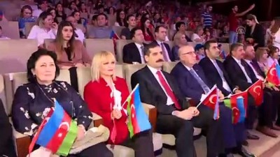 dans gosterisi - 19 Mayıs Atatürk'ü Anma Gençlik ve Spor Bayramı - BAKÜ Videosu