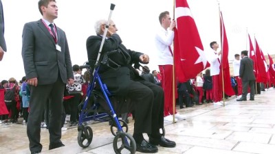Bakan Kasapoğlu ve beraberindeki heyet Anıtkabir'i ziyaret etti - Detaylar - ANKARA 
