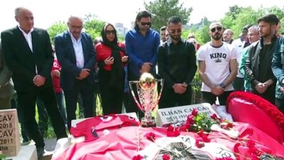 futbol dunyasi - Kupa İlhan Cavcav'ın kabrinde - ANKARA Videosu