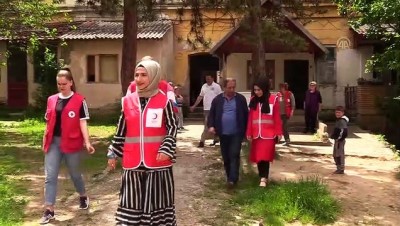 yardim paketi - Türk Kızılay'dan Kosovalı ailelere ramazan yardımı - PRİZREN Videosu