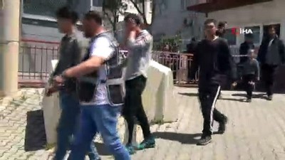  Ayvalık’ta 17 Afgan göçmen ve 1 organizatör polisten kaçamadı 