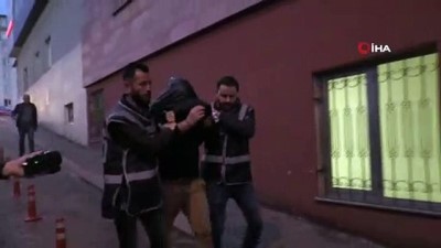 hapis cezasi -  'Dur' ihtarına uymayan ve polis aracını sıkıştıran şahıs yakalandı Videosu