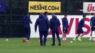 Fenerbahçe yağmur altında çalıştı 