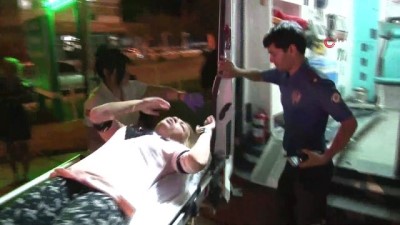 Kimliği belirlenemeyen saldırgan sokak ortasında 2 kadını yaraladı 