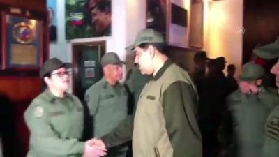 muhalifler - Maduro askerlerle birlikte yürüdü - CARACAS Videosu