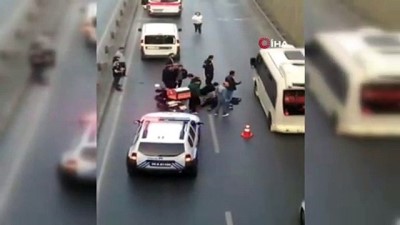  Sipariş taşıyan motorlu kurye kaza yaptı