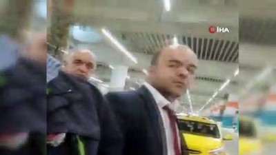  - İstanbul Havalimanı'nda taksiciler UBER'ciye saldırdı