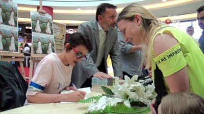 universite ogrencisi -  Kanseri kitap yazarak yendi  Videosu