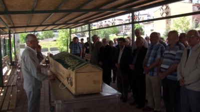 yasli kadin - Köpeklerin saldırısına uğrayan yaşlı kadın öldü - ELAZIĞ Videosu