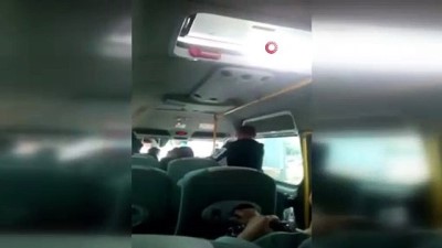 yolcu minibus -  Minibüste dehşet anları kamerada: Kadını acımasızca böyle dövdü Videosu