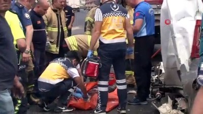  Otobanda 4 aracın karıştığı zincirleme kaza: 1 ölü 