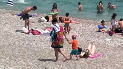 su sporlari - Sıcaktan bunalanlar denizde serinledi - ANTALYA  Videosu