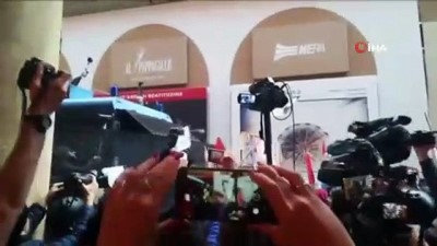 asiri sag -  - İtalyan Polisinden Aşırı Sağ Parti Mitingini Protesto Eden Sol Gruba Sert Müdahale Videosu