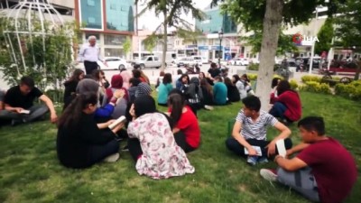 kitap okuma -  Sarıgöl’de kitap okuma etkinliği  Videosu