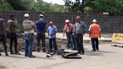 yol calismasi -  Siverek’te kepçenin patlattığı doğal gaz borusu paniği neden oldu  Videosu