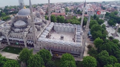 demir iskele -  Sultanahmet Camii’nde camlar kırılarak restorasyon iskelesi kuruldu  Videosu