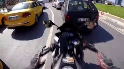 baros -  Beşiktaş'ta şerit değiştirmeye çalışan otomobile taksi çarptı...Kaza anı kamerada  Videosu