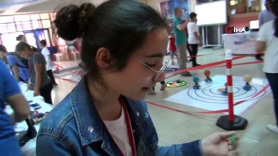 bilim senligi -  Çocukların bilim şenliğinde kodlanan robotlar sergilendi Videosu