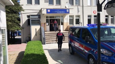 iftar vakti -  Jandarma suç makinesini pencereden kaçarken yakaladı  Videosu